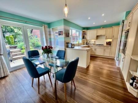 Kitchen / Diner