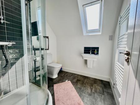 Master En-Suite