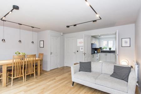 (Lounge?Diner Photo Two)