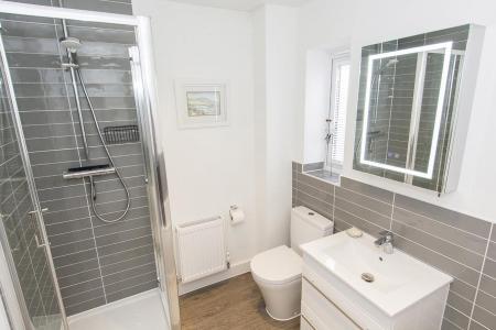 Family Bathroom Photo Two