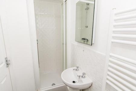 En-Suite Shower Room Photo Two