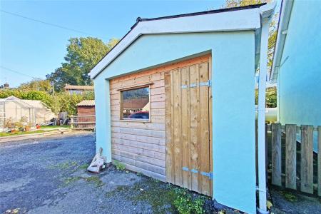 Workshop / Garage