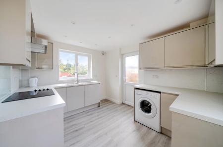 1366001-9-68f6158...