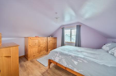 1369791-1-68fa0f4...