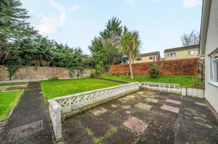 1383582-7-692455f...