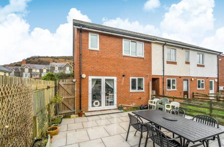 1388695-3-6943136...