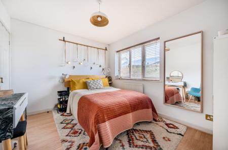 1388695-19-694313...