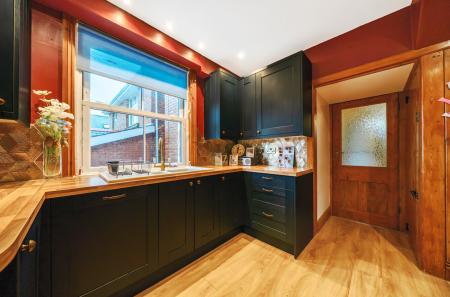 1385156-8-6938695...