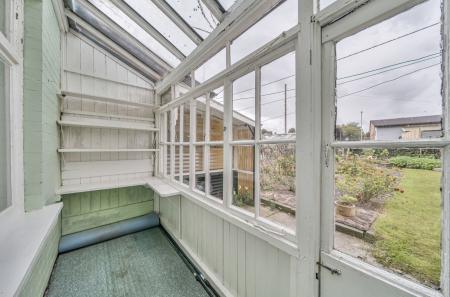 1348182-12-68c034...