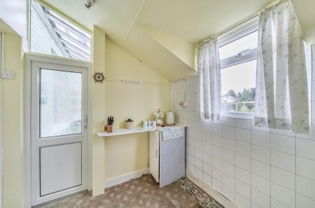 1348182-11-68c034...