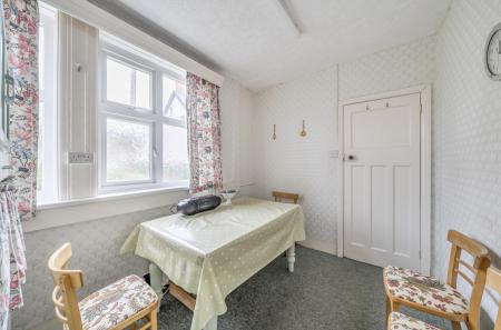 1348182-9-68c033d...