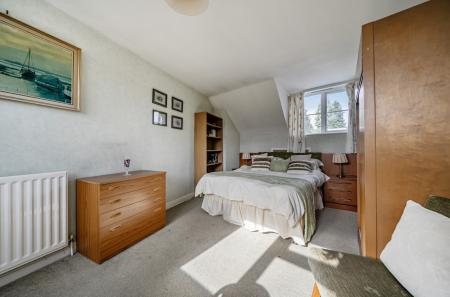 1358881-4-68d579b...