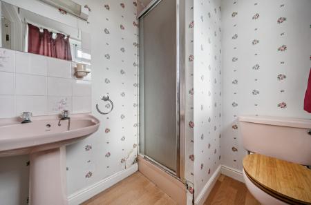 1358881-5-68d579b...