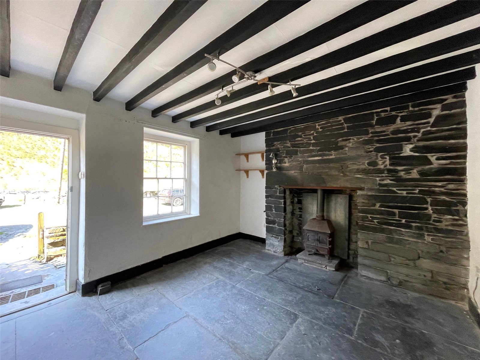 2 bedroom Terraced House for sale in Machynlleth