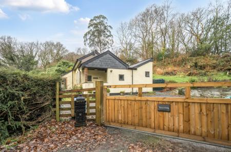 1384492-1-693c16d...