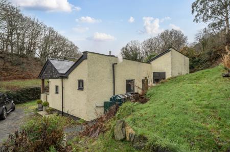 1384492-7-693c16e...