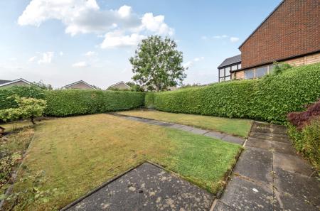 1343579-4-68b5899...