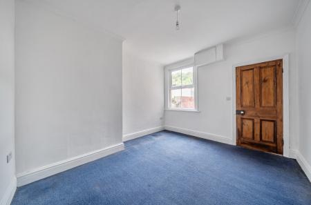 1347347-5-68b6fd2...