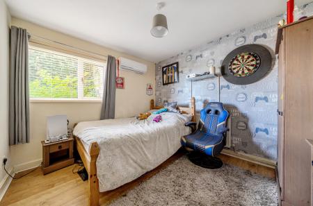 1347399-7-68b8a79...