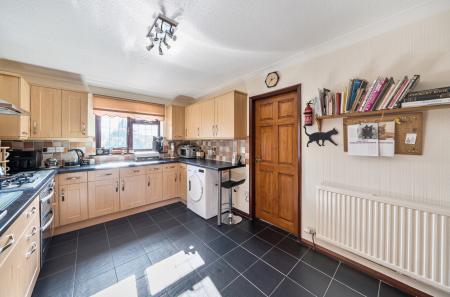 1357281-17-68d40b...