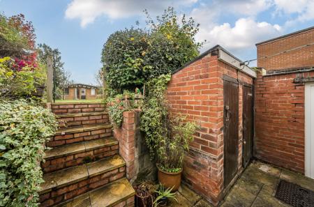 1370330-2-68f77c4...