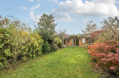 1370330-5-68f77ce...