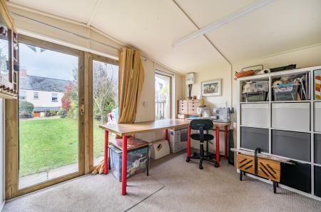 1370330-8-68f7e35...