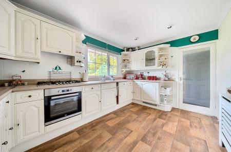 1369164-8-68f7e3d...