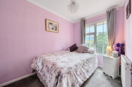 1369164-15-68f7e3...