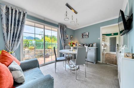 1369164-5-68f7e3d...