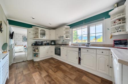 1369164-7-68f7e3d...