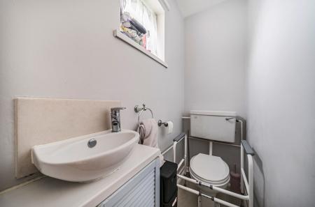 1372601-8-68fb426...