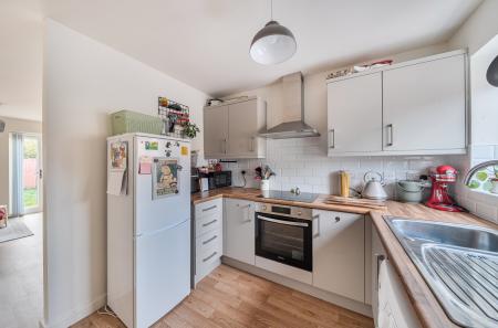 1371216-7-68ff993...