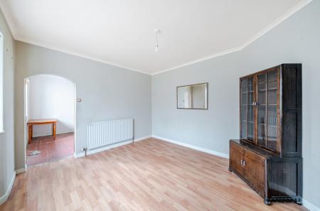 1371349-9-68ff8f4...