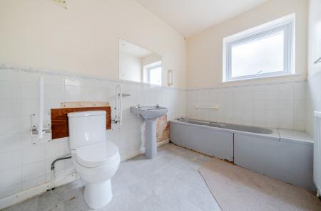 1371349-6-68ff8f0...