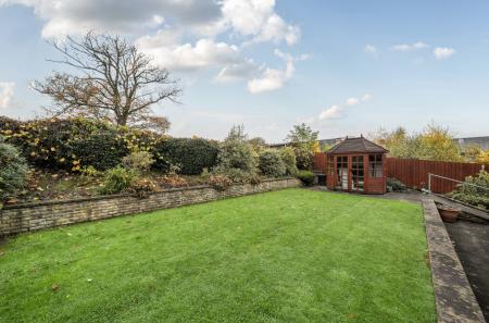 1375854-15-690de9...