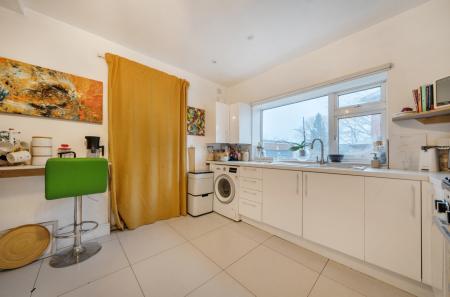 1396690-9-695fd8e...