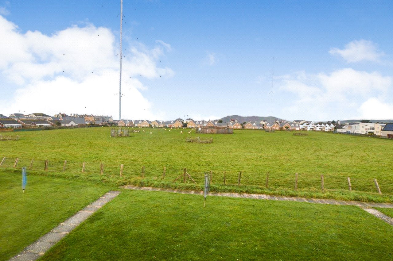 2 bedroom Flat for sale in Tywyn