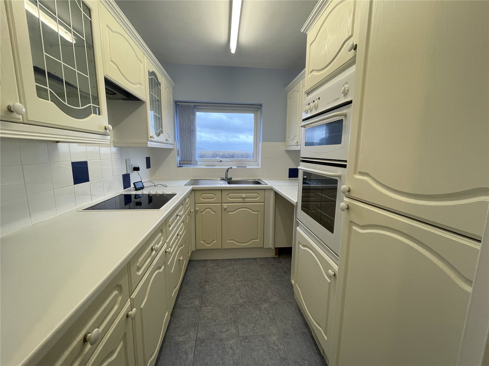 2 bedroom Flat for sale in Tywyn