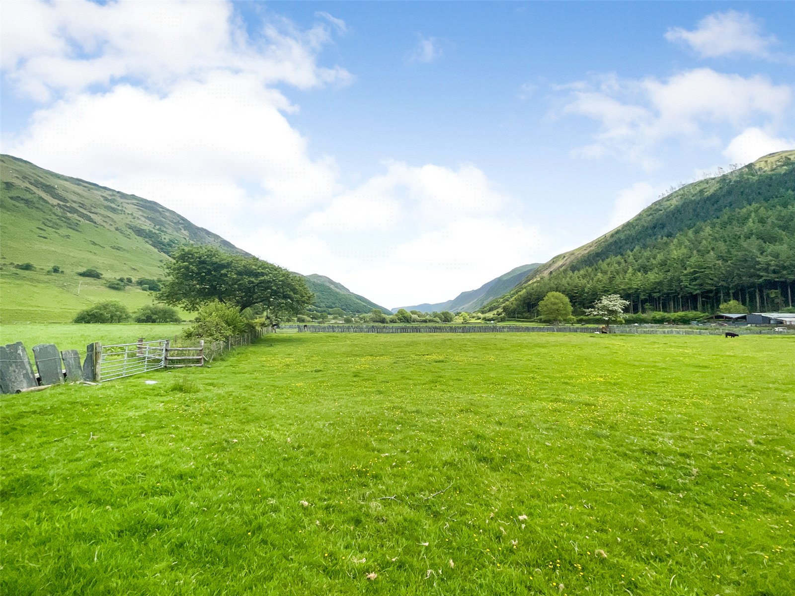 2 bedroom Detached Bungalow for sale in Tywyn