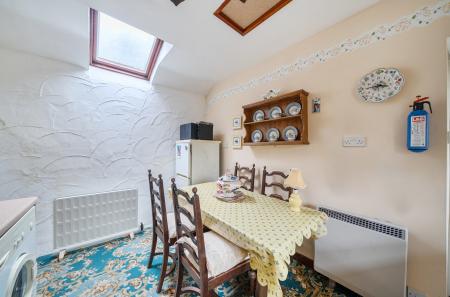 1370630-10-68fa4a...