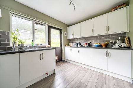 1362402-7-68e67df...