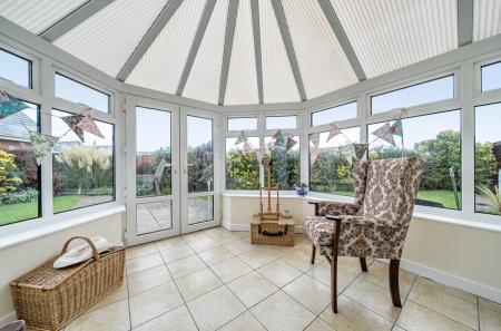 1364598-5-68e67f3...