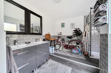 1375902-15-69146b...