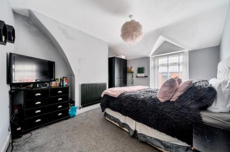 1375902-4-69146ae...