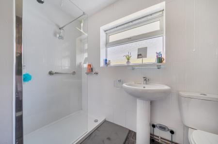 1383239-15-692459...