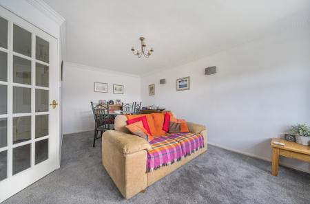 1383239-10-692458...