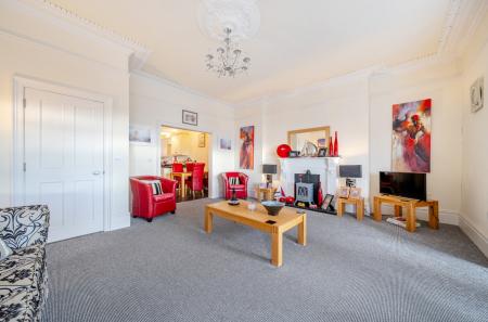 1396584-12-697259...