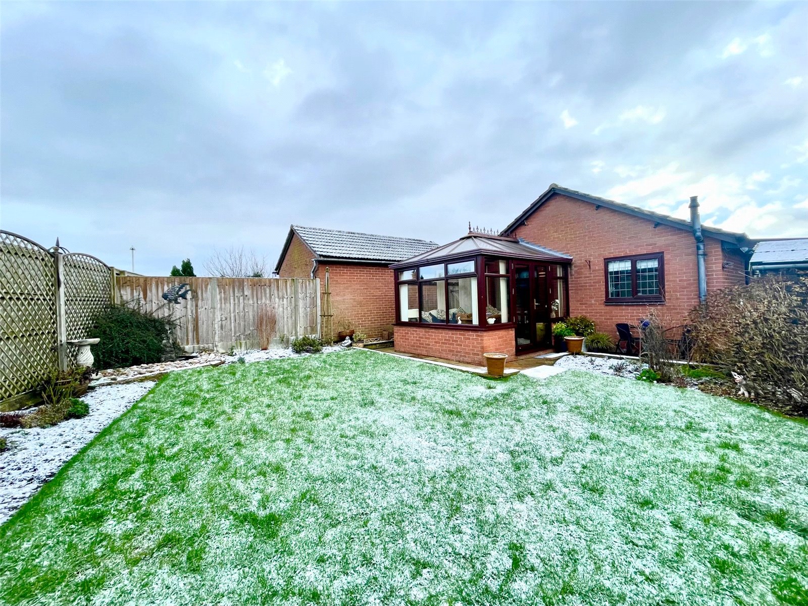 2 bedroom Detached Bungalow for sale in Powys