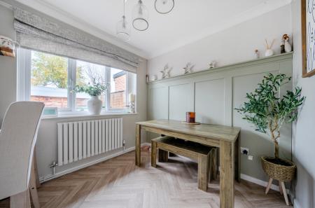 1382101-15-691722...